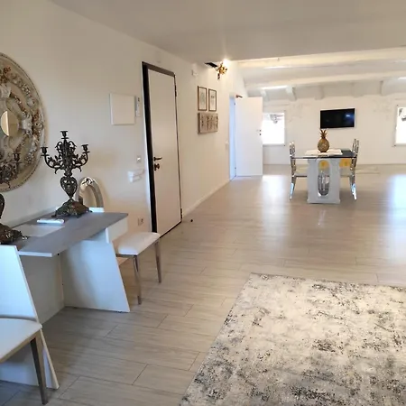 Mantica Cattaneo Appartament Lägenhet Pordenone